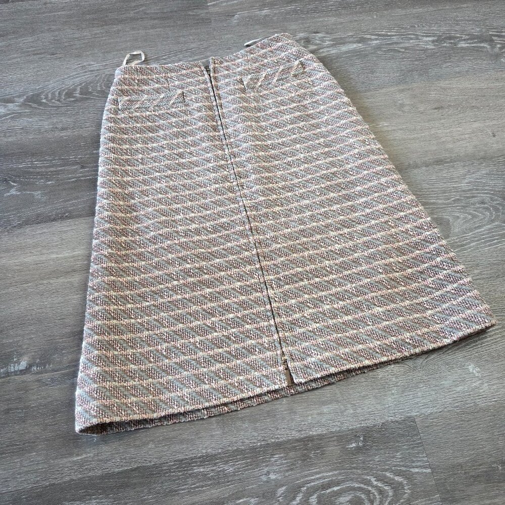 Authentic Chanel Tweed Skirt Gold Hardware FR 36 Beige w/ Official COA - Picture 2 of 15